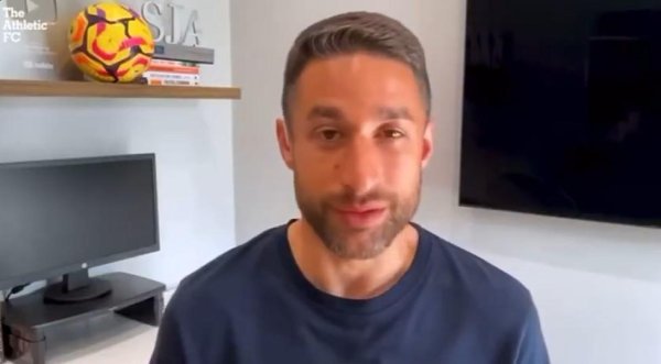 股票king DO：英超球队很难对奥斯梅恩采取行动，至少曼联无意