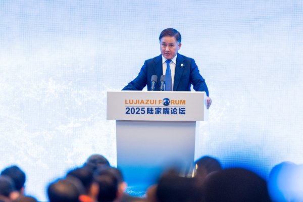 富兴配资端 央行八项新政赋能，上海国际金融中心建设加速