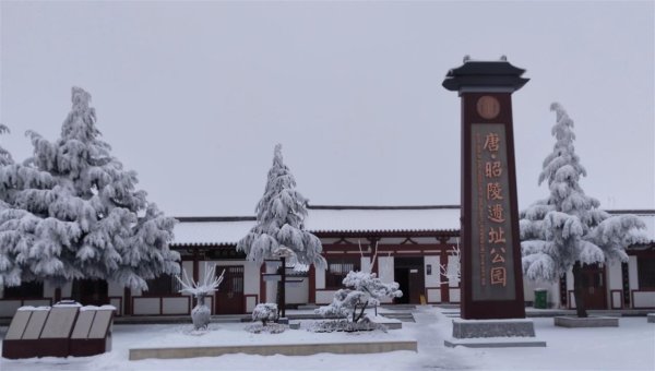 联丰优配  多地国庆长假花式“宠客”：外地车只纠违不罚款，停车场和公交车全免费，机关食堂对外开放